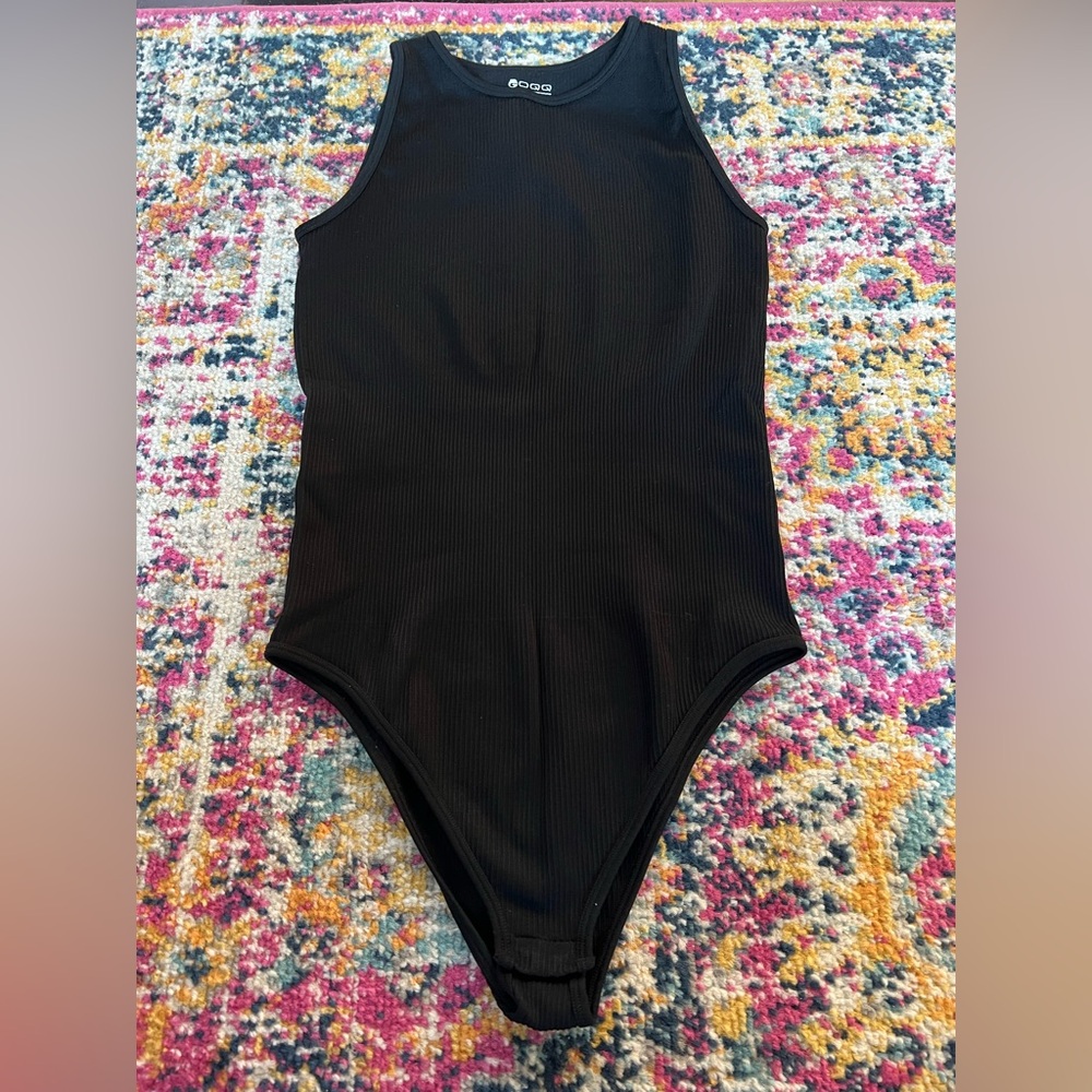 OQQ Ladies Black Ribbed Bodysuit Tank Top Size Medium